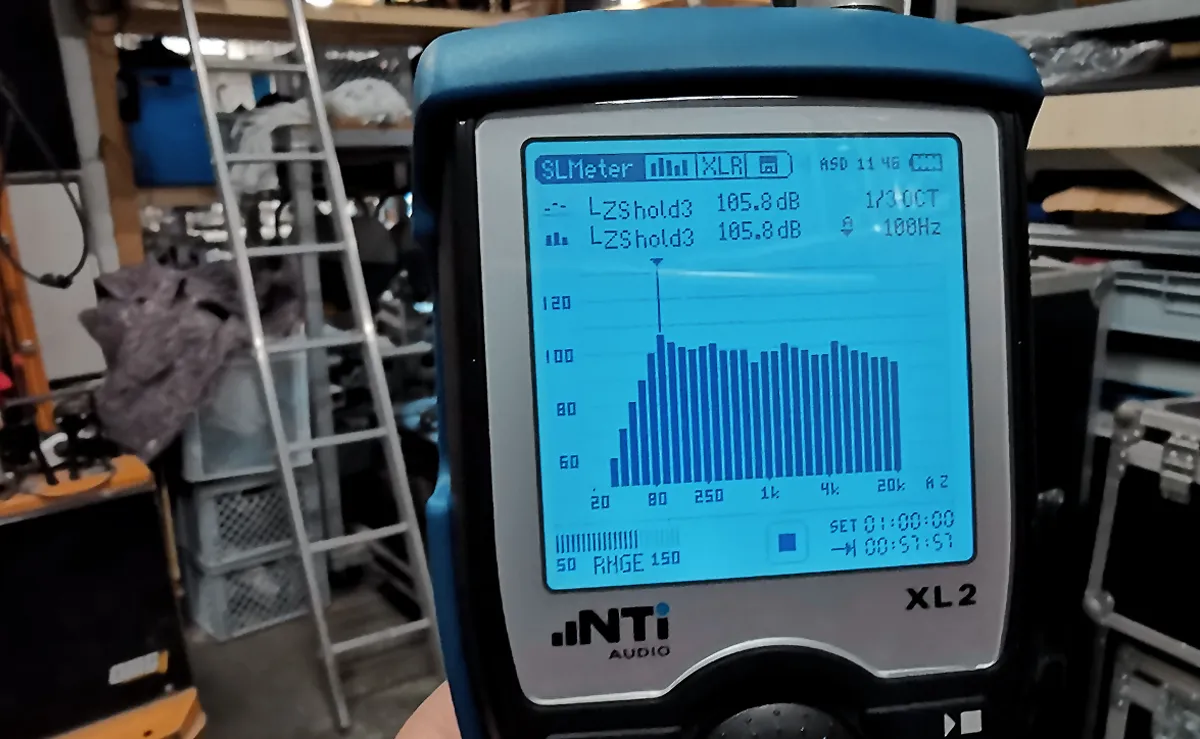 NTI Terz Analyser, überschlägige Frequenzgangmessung im Lager © Engelmann Promotion