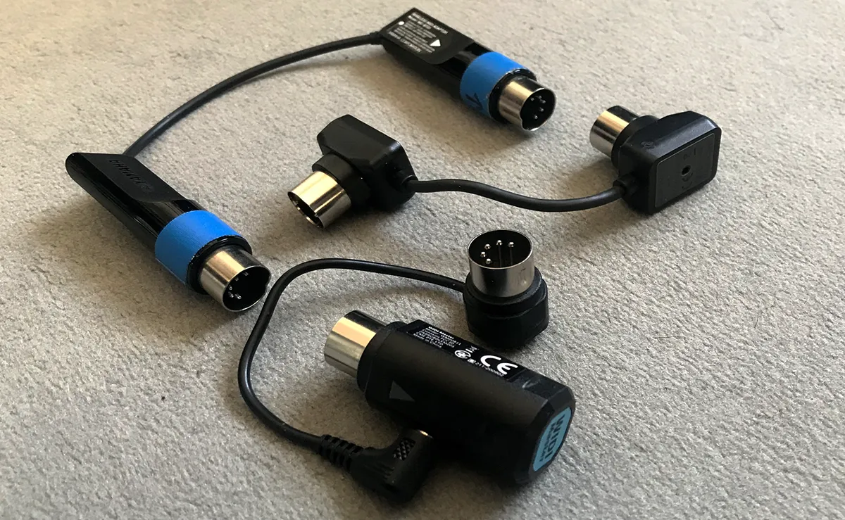 Verschiedene MIDI – Dongles © Chris Hinz